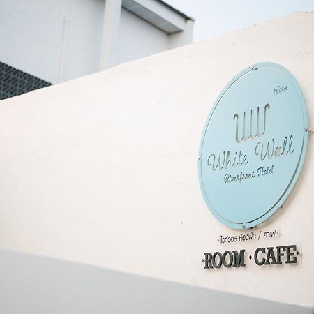 White Wall Riverfront Hotel Kamphaeng Phet Extérieur photo