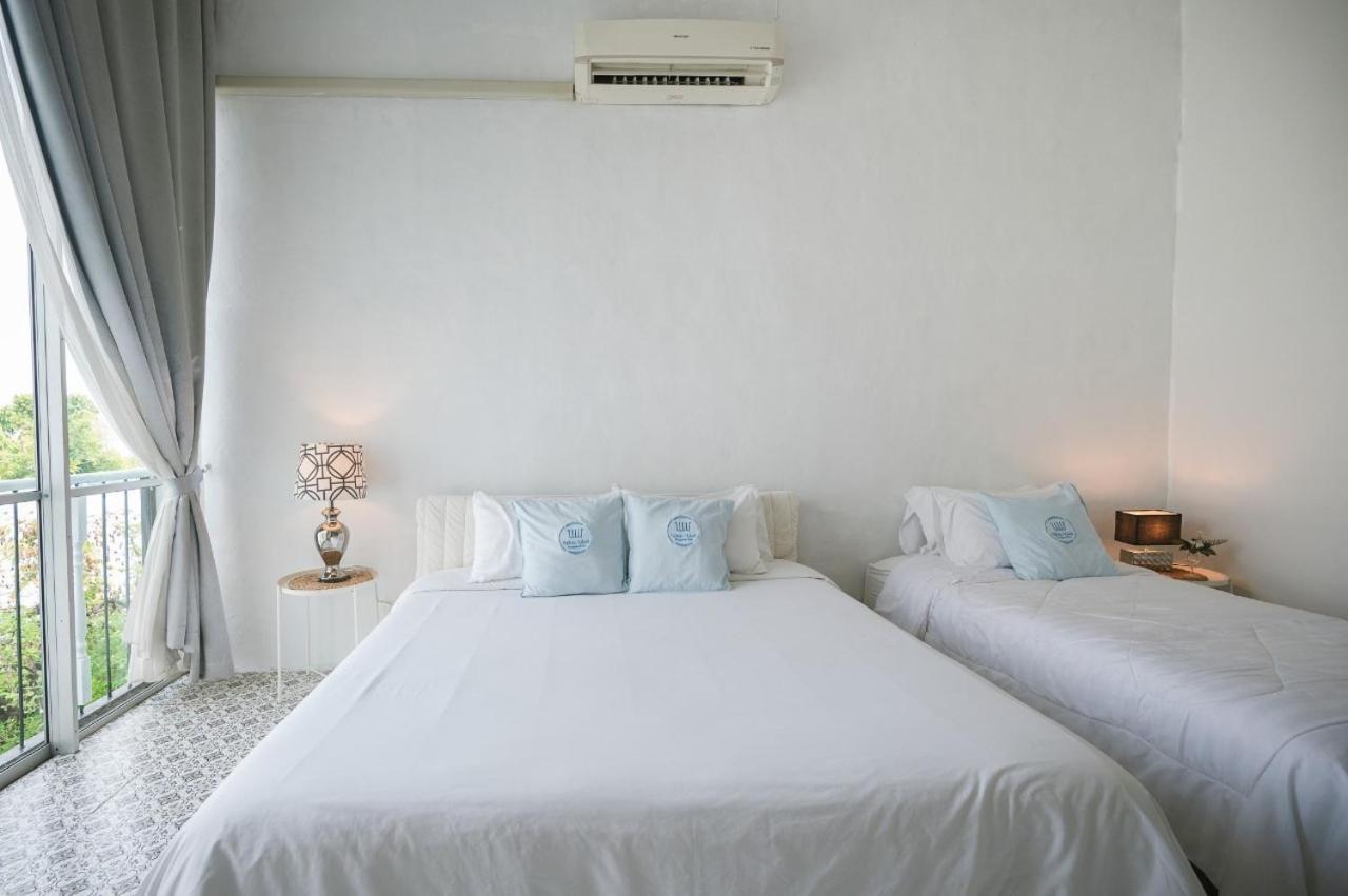 White Wall Riverfront Hotel Kamphaeng Phet Extérieur photo