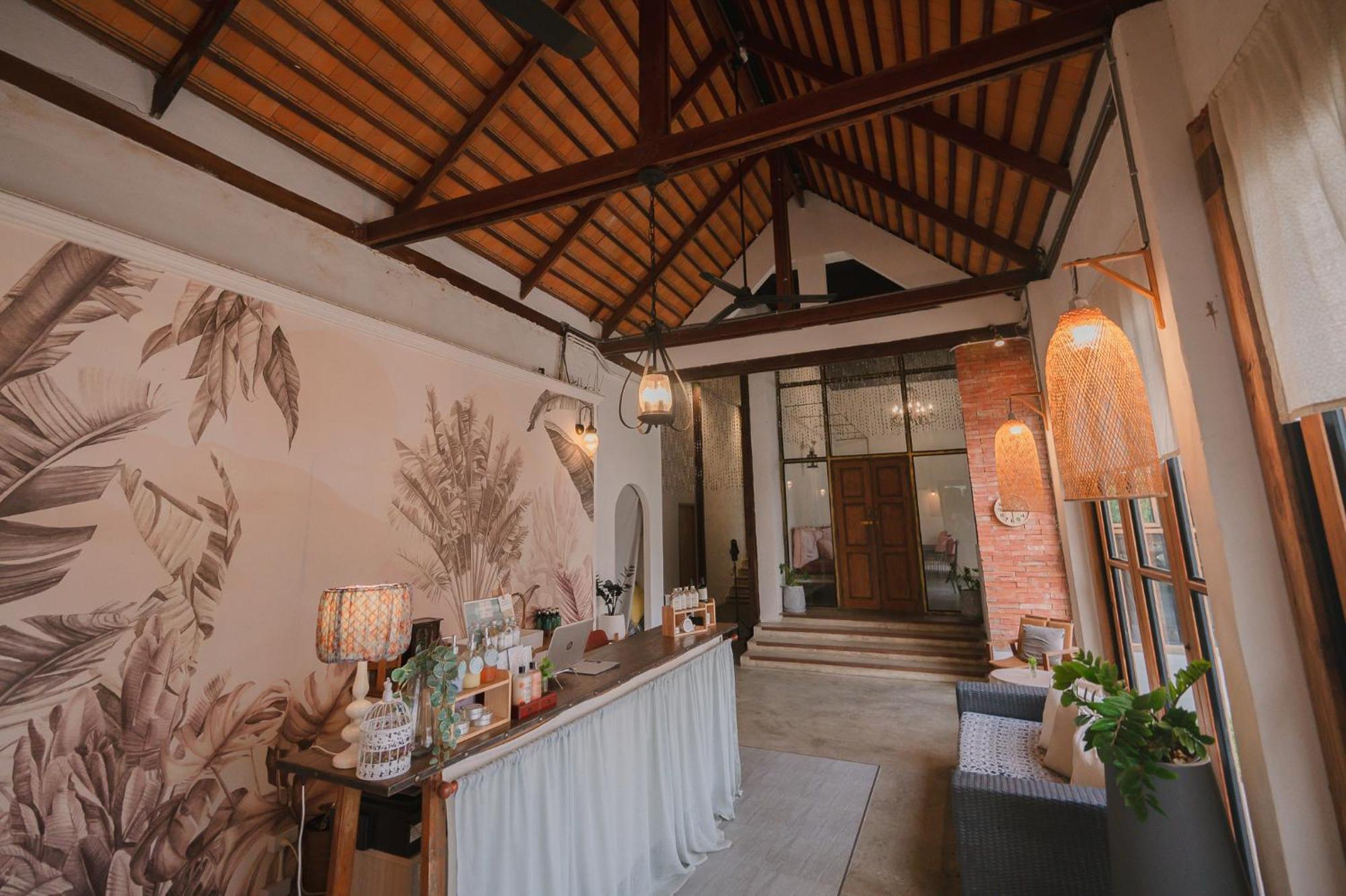 White Wall Riverfront Hotel Kamphaeng Phet Extérieur photo