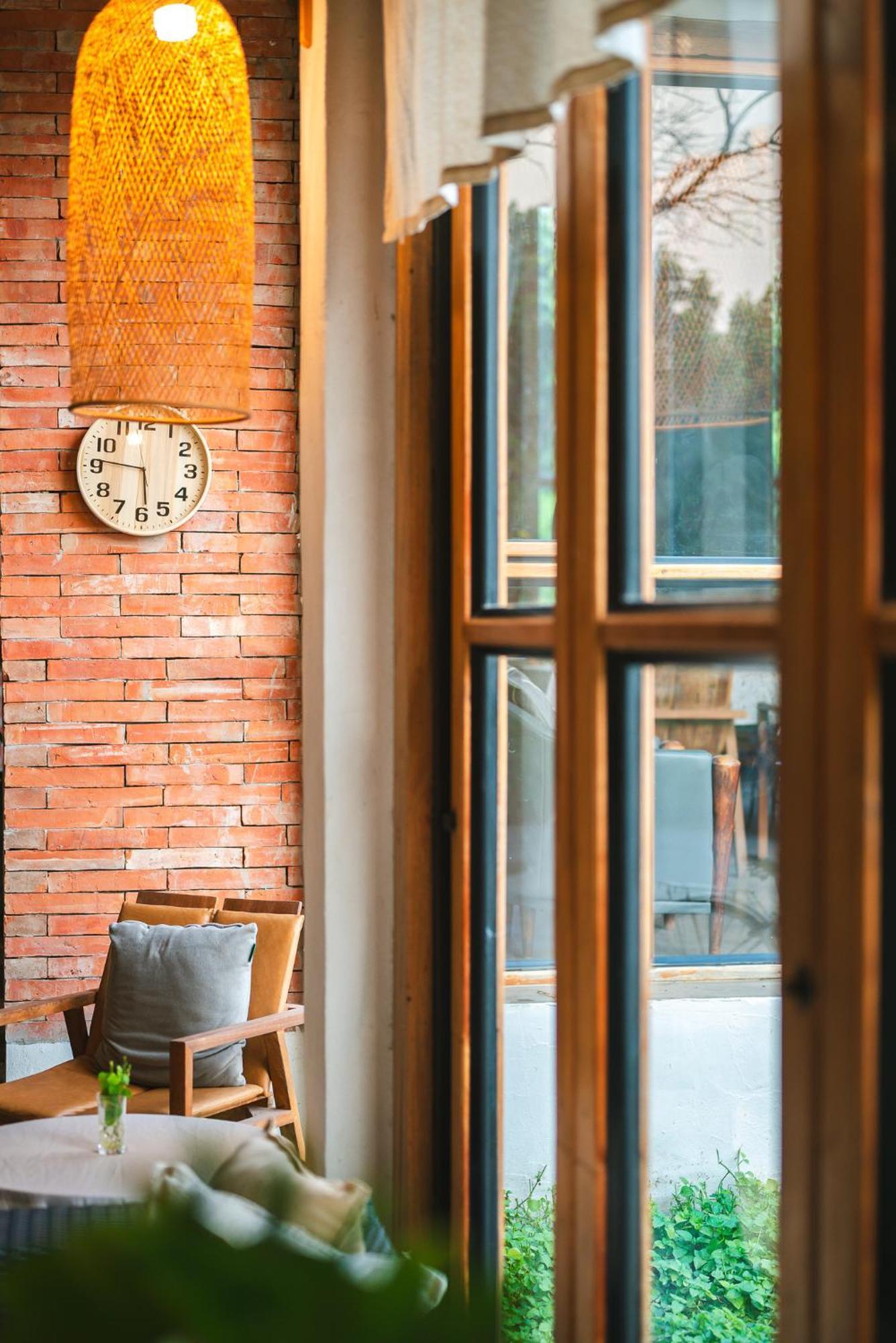 White Wall Riverfront Hotel Kamphaeng Phet Extérieur photo